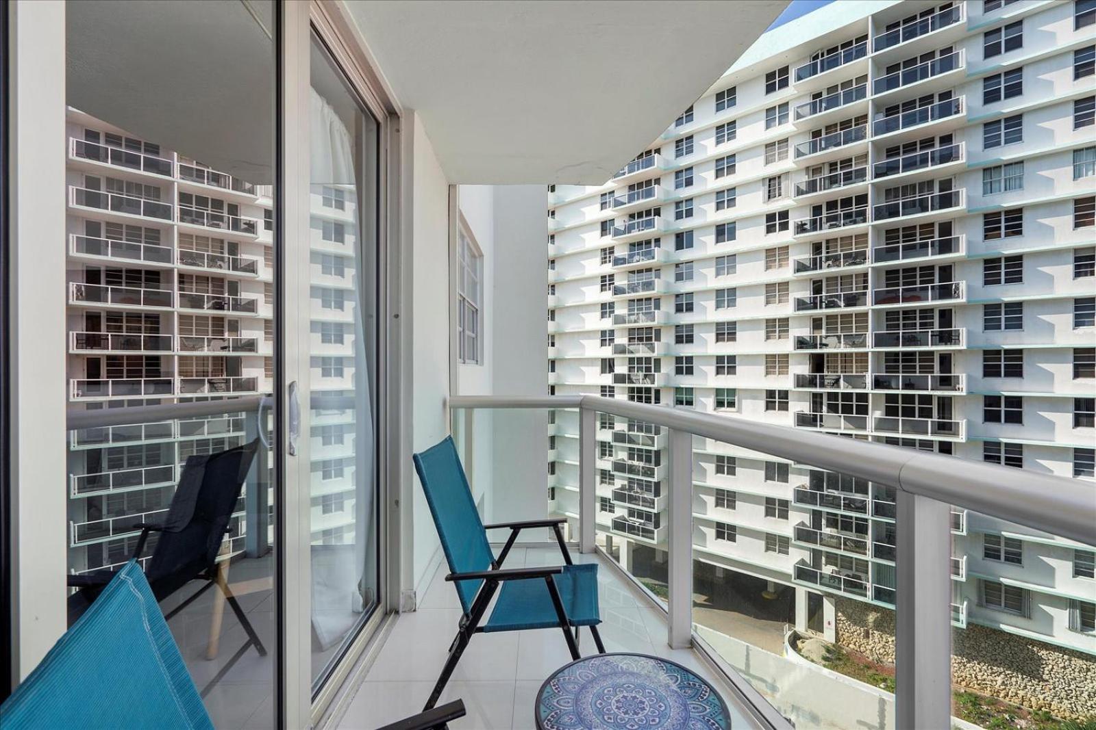 The Tides Ocean Luxury Suites Hollywood Room photo
