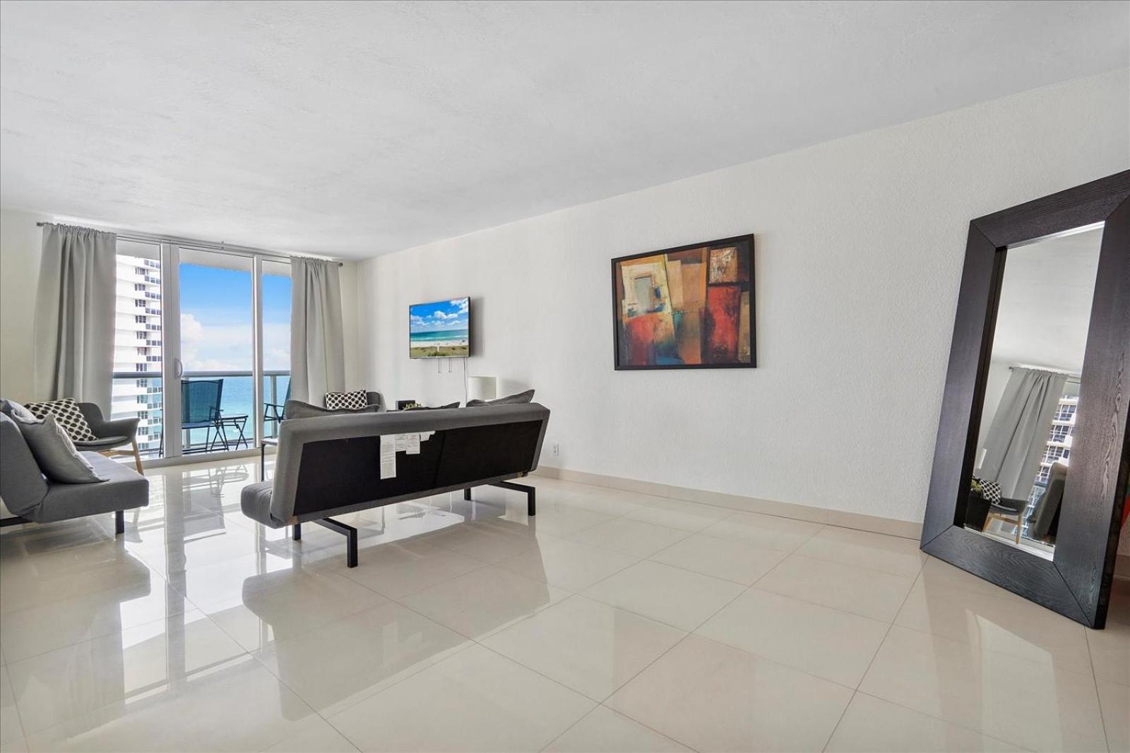 The Tides Ocean Luxury Suites Hollywood Room photo